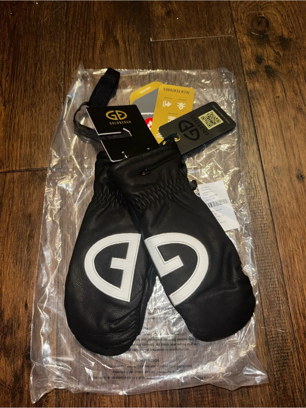 Goldbergh Ski Bello Leather Mittens Black Leather with White Logo NWT Size 7.5